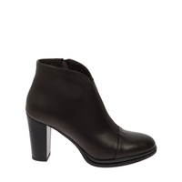 Brązowe klasyczne skórzane botki na obcasie